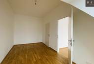 / BALKON / 3 ZIMMER / 2 BÄDER / MODERNE ANLAGE / U-BAHN NÄHE