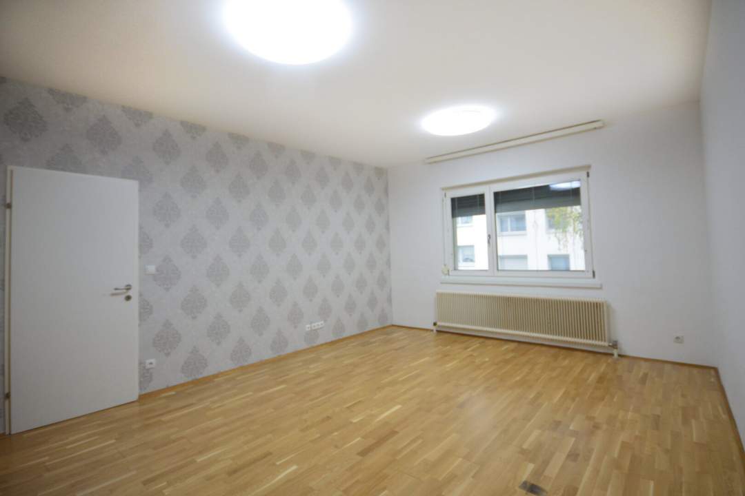 Großzügige 2 Zimmer Wohnung in Hofruhelage