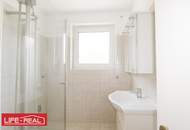 Großzügige 4-Zimmer-Wohnung mit Loggia und Stellplatz – Potenzial zur Sanierung vorhanden