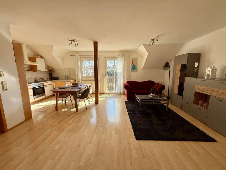 CHARMANTER UND VOLLMÖBLIERTER WOHNHIT AM LIESINGBACH