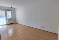 2 Zimmer Wohnung mit 8 m² Loggia inkl. Garagenplatz, 4. Liftstock, direkt bei U1