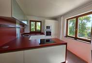Sehr gepflegtes Wohnhaus mit 2 Wohneinheiten, vier Garagen und Werkstatt