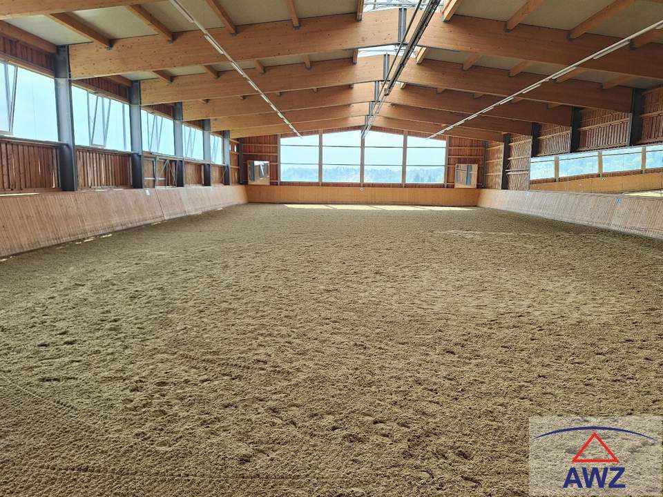 Top gepflegte Reitsportanlage in traumhafter Aussichtslage! Ihr persÃ¶nliches Paradies fÃŒr Mensch &amp; Pferd!