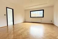 Hausgefühl auf zwei Ebenen – großzügige Gartenresidenz mit flexiblem Wohn- und Arbeitsbereich, XXL-Garage & neuer Luftwärmepumpe | ZELLMANN IMMOBILIEN