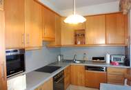 Geräumiges Einfamilienhaus am Stadtrand mit Nebengebäude !