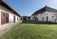 "Zauberhafter Dreikanthof mit großem Gartenparadies bei Tulln"