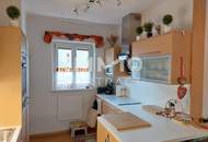 GEMÜTLICHE 3-ZIMMER DG-WOHNUNG MIT GARTENANTEIL UND PARKPLATZ