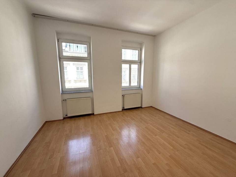 PREISGÜNSTIG NUR ca. € 3.400 pro m² - 2 Zimmer Altbauwohnung im 2. Stock mit Lift nächst Westbahnhof