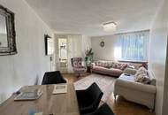Götzis - Helle Eigentumswohnung im obersten von drei Stockwerken, 3 Zimmer, Loggia mit Glasfront zum Öffnen oder Schließen, 77 m2 + 9 m2 Loggia, Gesamt 86 m2, inkl. 1 TG und 1 Kellerabteil.