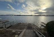 große UFERPARZELLE – renoviertes Seehaus mit traumhaftem breiten Uferbereich und Doppelgarage auf Pachtgrund zu verkaufen