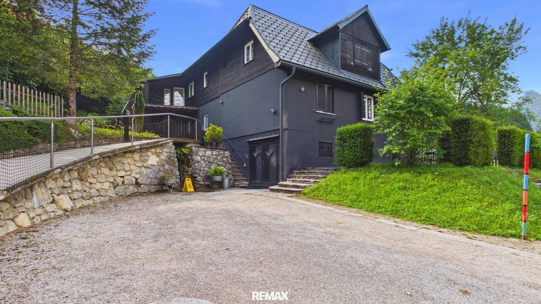 Zwei Chalets mit 5 Apartments