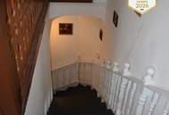 Zum Verkauf wird eine ca. 130 Jahre alte Jugendstilvilla mit 10 Zimmer in Edlitz geboten!