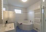 Großzügige 3-4 Zimmer Wohnung mit Tiefgaragenplatz und südseitigem Balkon im Sonnendorf