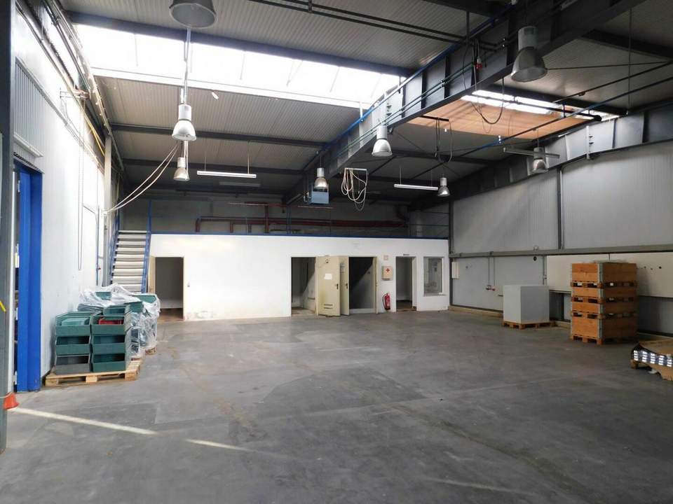 Lagerhalle vermitetet an A2 mit 7 % Rendite