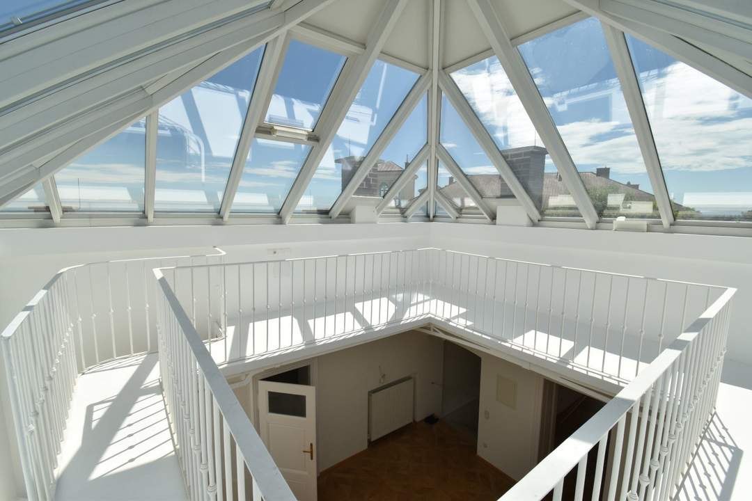 230m² Büro im Dachgschoss in der Rosenvilla!