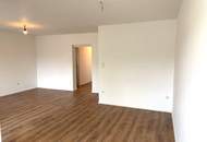 "Neu renovierte, 2-3 Zimmer - Wohnung + Loggia!"
