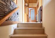 Zweifamilienhaus mit Charme – Top-saniert mit Garten & Pool