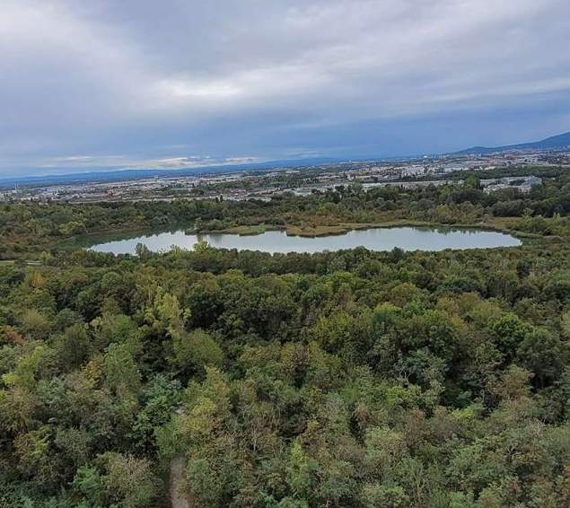 "Panorama Blick über Erholungsgebiet Wienerberg – Biotope City- Zelda Kaplan Weg"