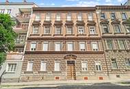 "Private Hofterasse unter Baumkrone!"