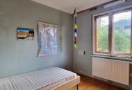 GERÄUMIGES EIN / ZWEIFAMILIENHAUS IN SONNIGER LAGE