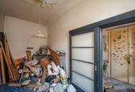 **Hannovermarkt** Renovation Opportunity: 2-Room Period Apartment with Airbnb Potential