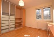 Helle 3-Zimmer-Wohnung mit französischem Fenster, Lift & vollausgestatteter Einbauküche