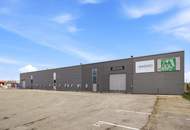 Lagerhalle mit Büroeinheit