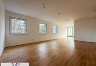 Ruhige, lichtdurchflutete 3-Zimmer-Dachgeschosswohnung mit zwei großzügigen Terrassen, Nähe U4!