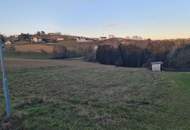 Sonniges Grundstück mit Wiese und Wald in Ruhelage in der Thermenregion!