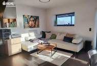 Teilsaniertes Einfamilienhaus mit großzügigem Nebengebäude