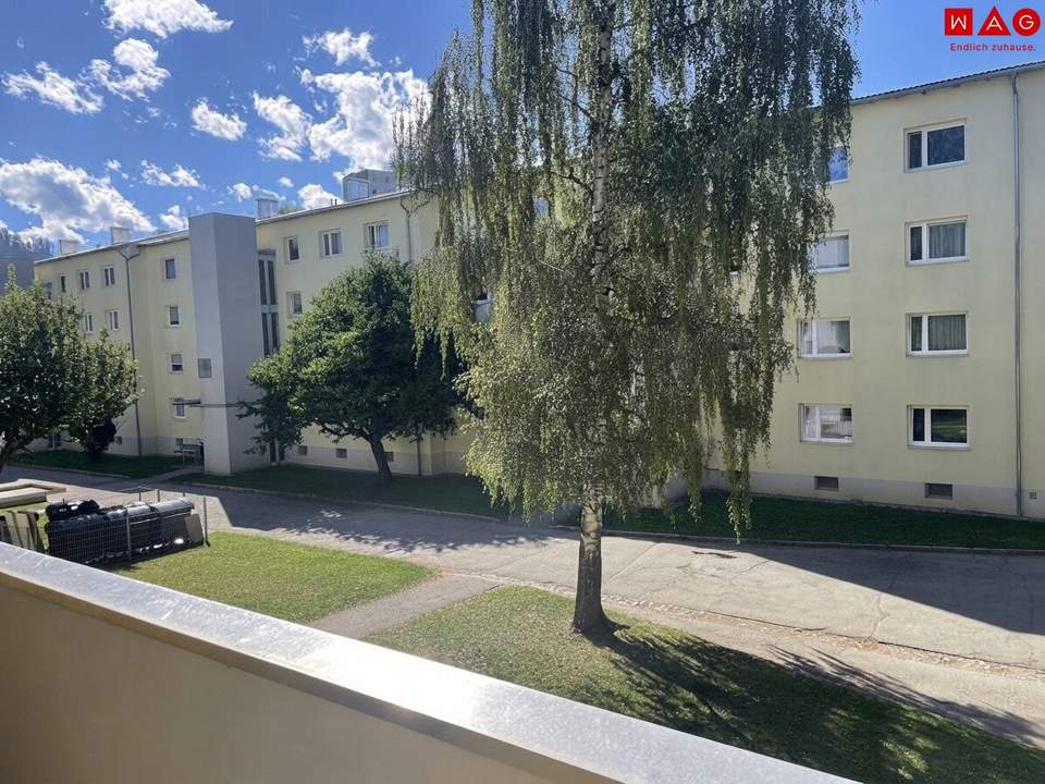 Lichtdurchflutete 77 m² Wohnung mit Balkon in ruhiger Lage !!!