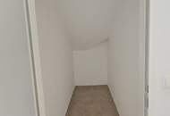 Schöne 4 Zimmer Wohnung mit große Terrasse. WG möglich