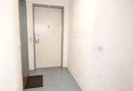Tolle 2 Zimmer DG Wohnung - zwischen Quellenstraße und Gudrunstraße