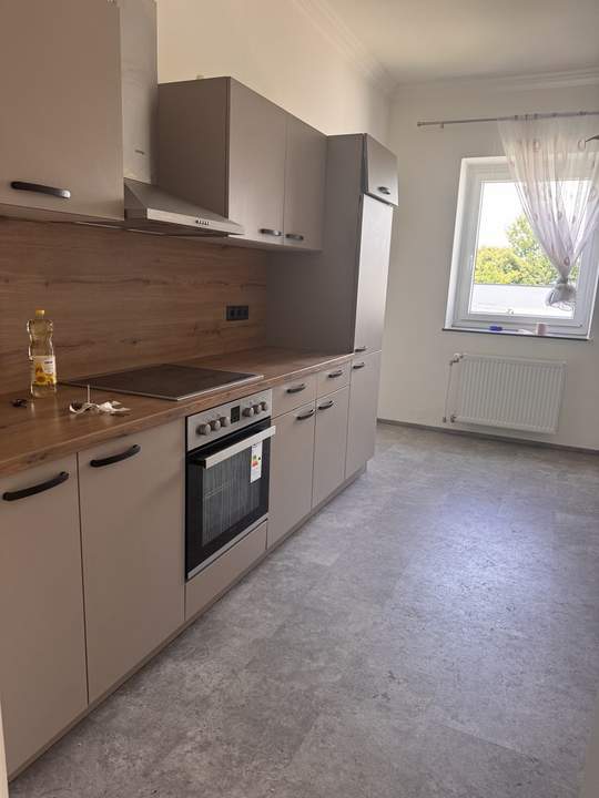 Schöne 2 Zi-Wohnung mit Balkon