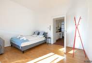 2 ZIMMER ALTBAUWOHNUNG mit ca. 103m² EIGENGARTEN und GARTENHÜTTE II 3. OG MIT LIFT II AIRBNB oder SELBST EINZIEHEN II NÄHE U6/AKH/VOLKSOPER/WUK