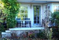 BUNGALOW INMITTEN DER VEGETATION IN RUHELAGE