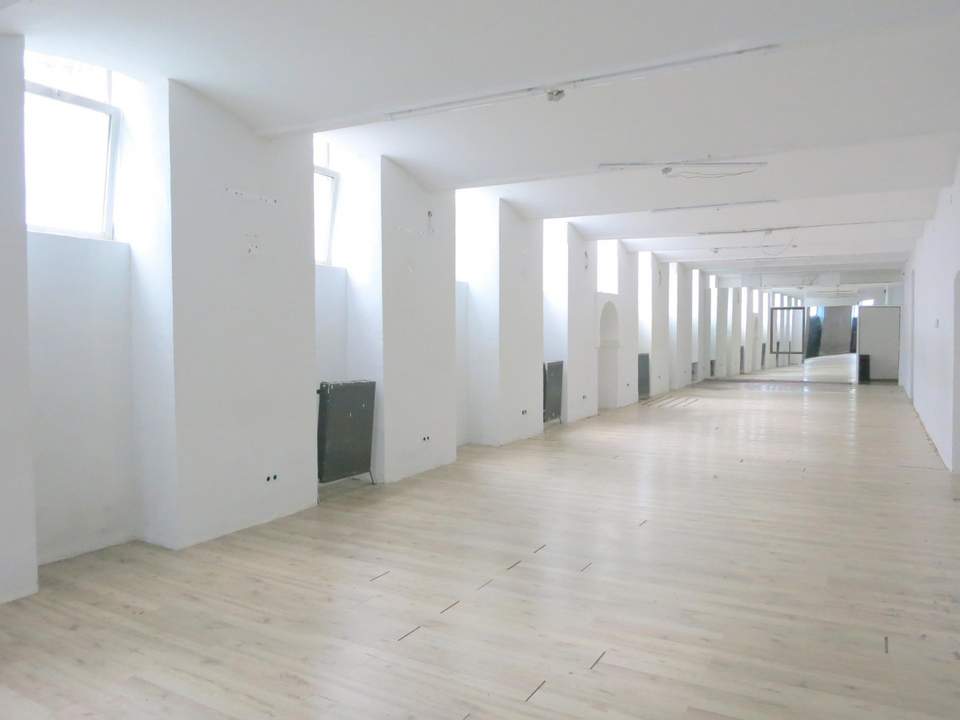 Sportstätte, Büro, Clubraum od. Lager - Renovierungsbedarf !