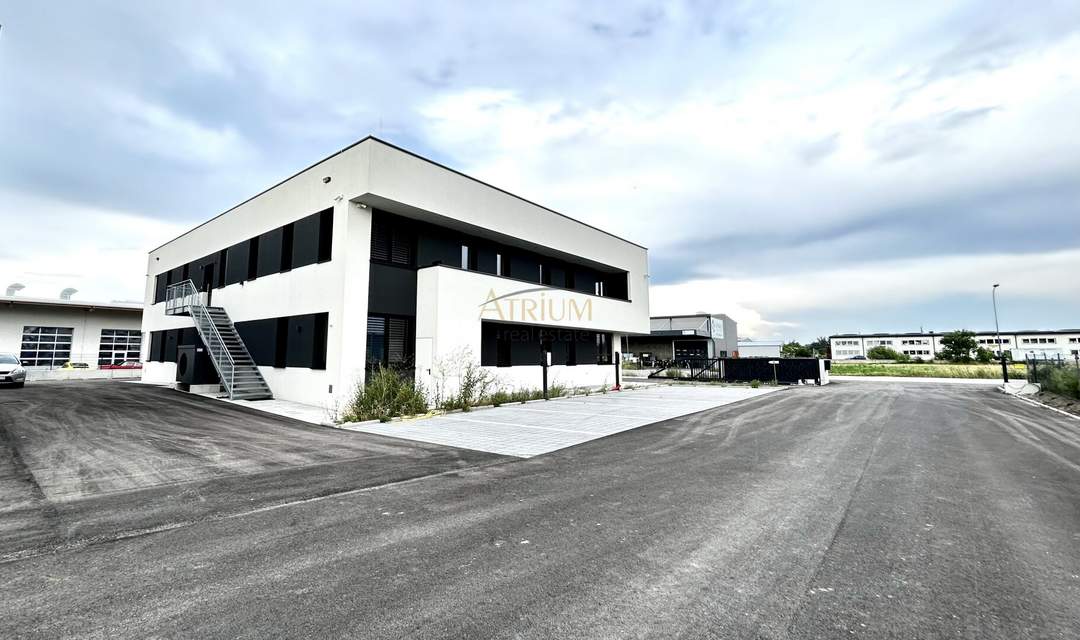 Qualitativ, provisionsfrei und mit Fertigstellung nach Wunsch // Moderne Büros und Gewerbehalle.