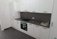 Erstbezug nach Sanierung: Helle 2-Zimmer-Altbau-Wohnung mit Balkonmöglichkeit