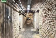 Ideal WG geeignet! Innenhof gerichtete Altbau-Wohnung nahe U4 und U6 in Sechshaus!