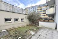 Gartenidylle trifft Wohnkomfort: 3-Zimmer-Wohnung mit Terrasse, Garten und Wintergarten