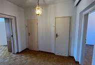 St. Leonhard! Zentral gelegene Wohnung mit ruhiger Loggia und schöner Aussicht