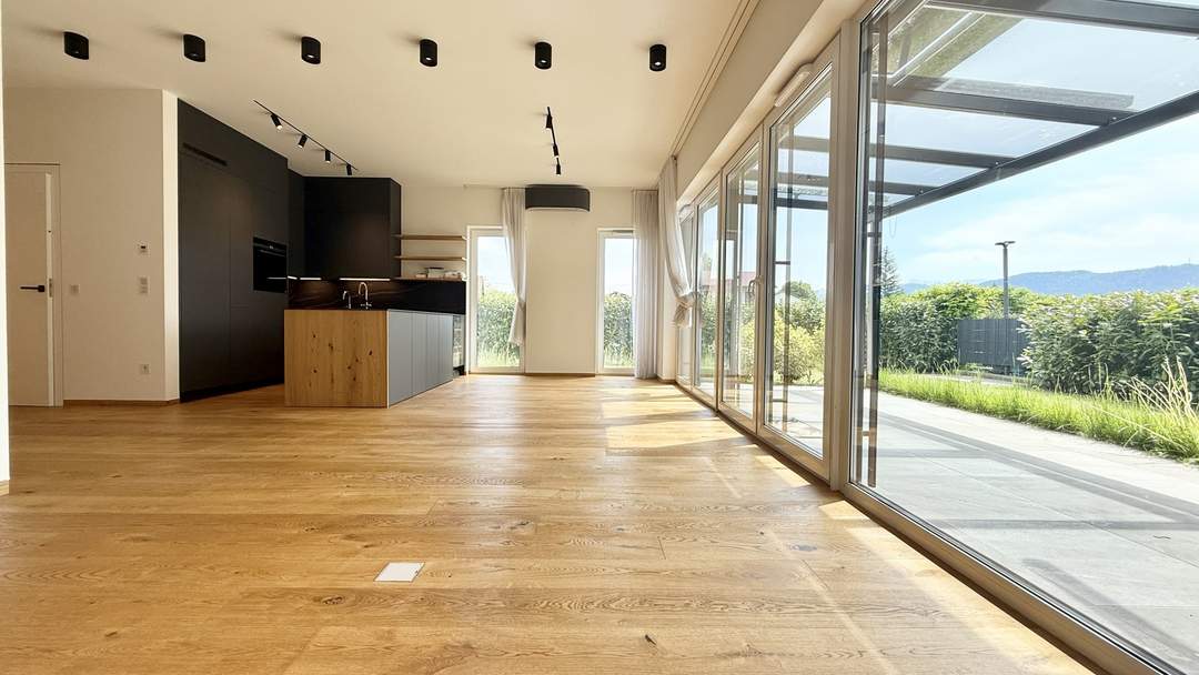 PERFECT HOME - VIKTRING: TOP Eckreihenhaus - klimatisiert - BUS-System - Garage - Doppelcarport