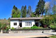 Unterkellerter Bungalow mit traumhaftem Garten u. Doppelgarage in zentraler Lage!