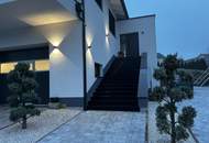 Mehr Platz fürs Leben: Familienhaus mit 4-m-Garage, Hebebühne, Pool & Homeoffice