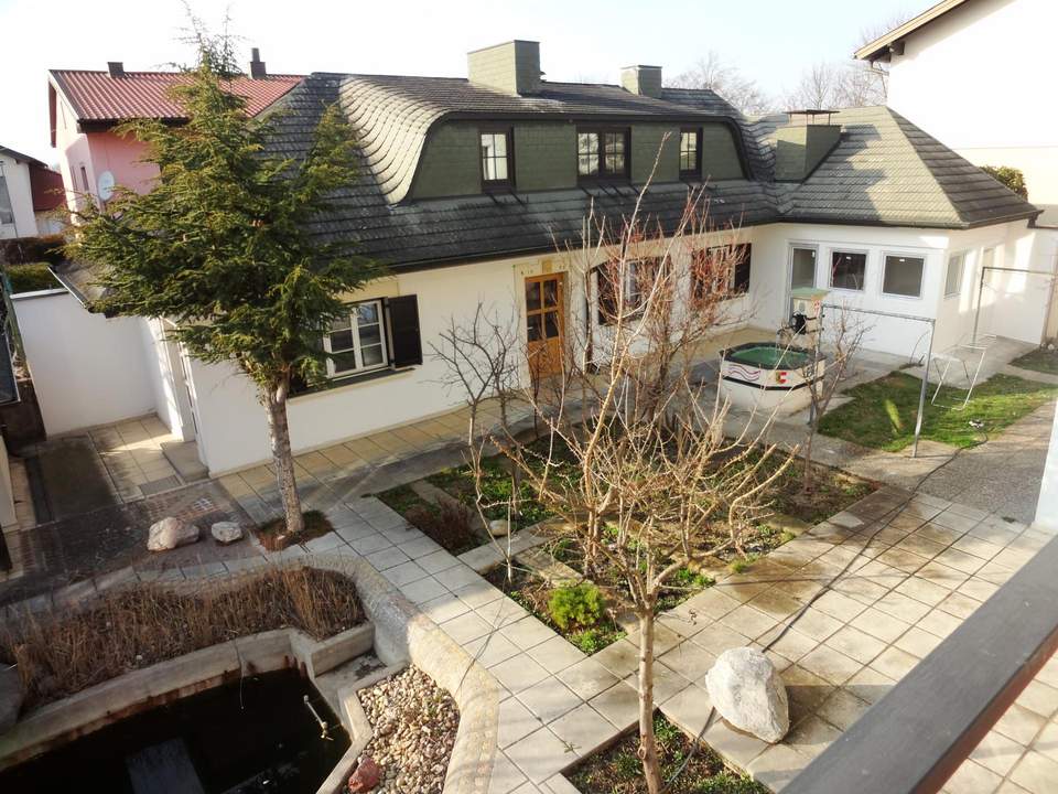 Modernisiertes Einfamilienhaus mit PV -Anlage und viel Platz!