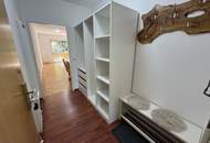 Charmante 3-Zi DG-Wohnung mit moderner Küche - RUHIGE Aussichtslage - Loggia &amp; Carport