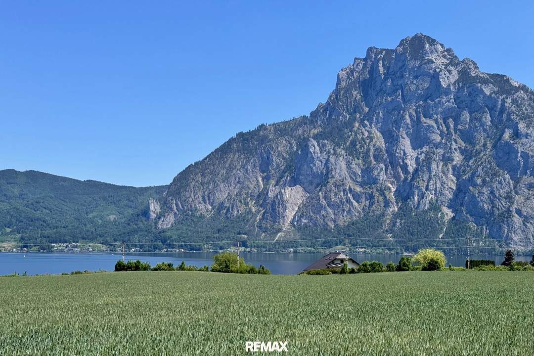 Majestätischer Seeblick mit Badeplatz, vis a vis dem Traunstein!