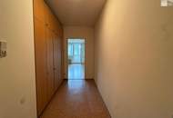 Gut geschnittene 1-Zimmer-Wohnung mit Loggia und Entwicklungspotenzial