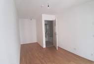 Helle 2-Zimmer-Dachgeschosswohnung mit Terrasse - in der Koloniestraße